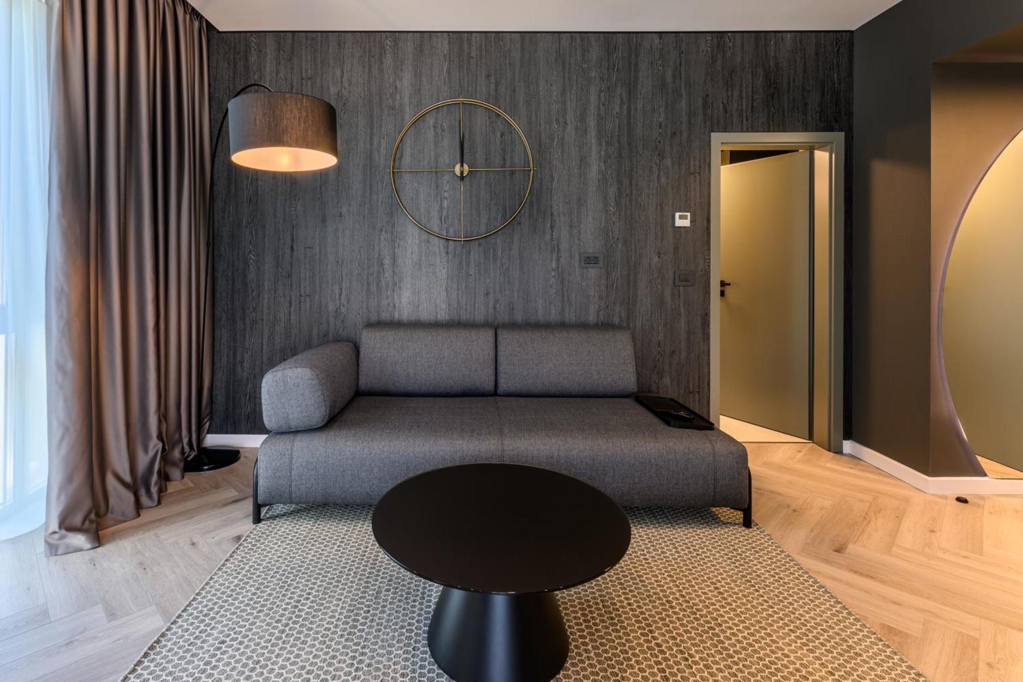 Luna Residence Villa Timişoara Buitenkant foto